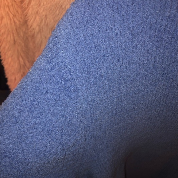 Fuzzy blue sweater - Picture 4 of 4